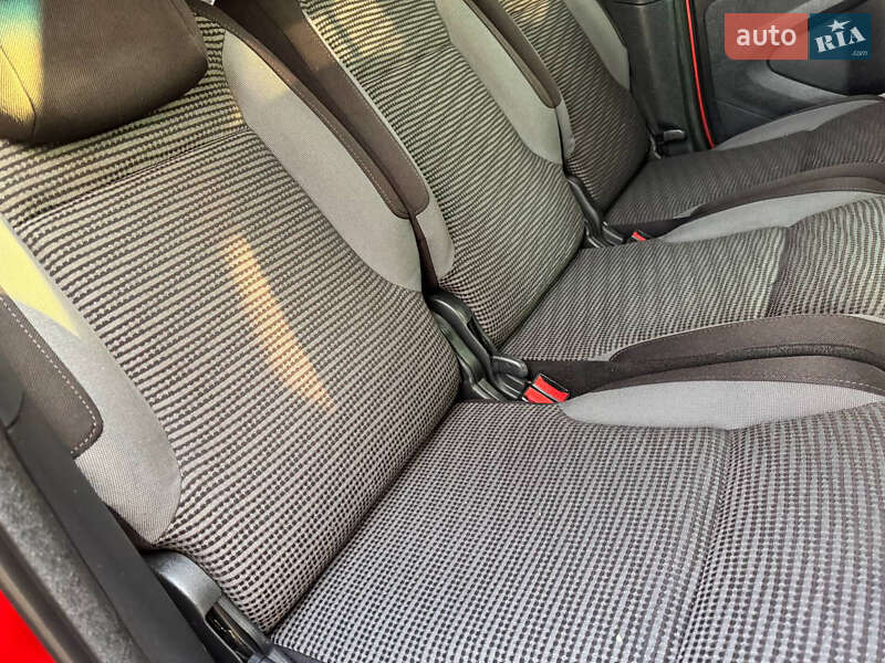 Мінівен Peugeot Partner 2010 в Охтирці