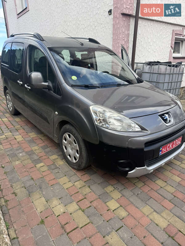 Мінівен Peugeot Partner 2011 в Калуші