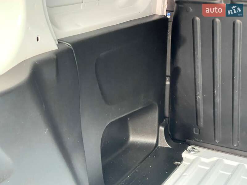 Грузовой фургон Peugeot Partner 2023 в Киеве фото 55 Грузовой фургон Peugeot Partner 2023 в Киеве