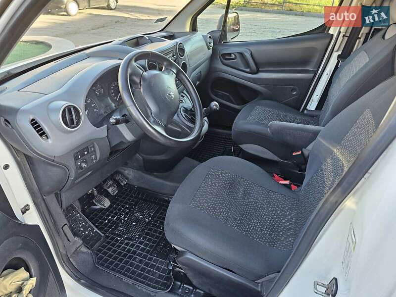 Грузовой фургон Peugeot Partner 2014 в Ужгороде