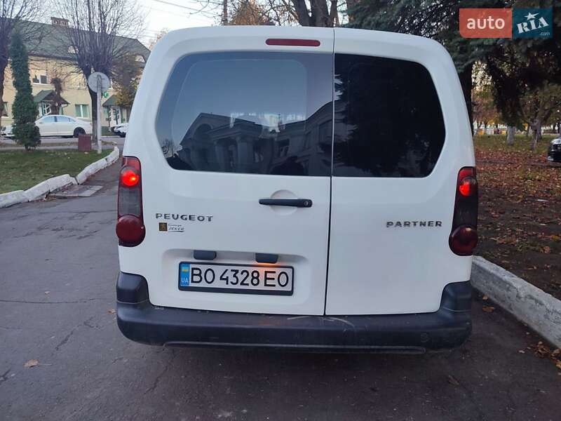 Мінівен Peugeot Partner 2010 в Теофіполі