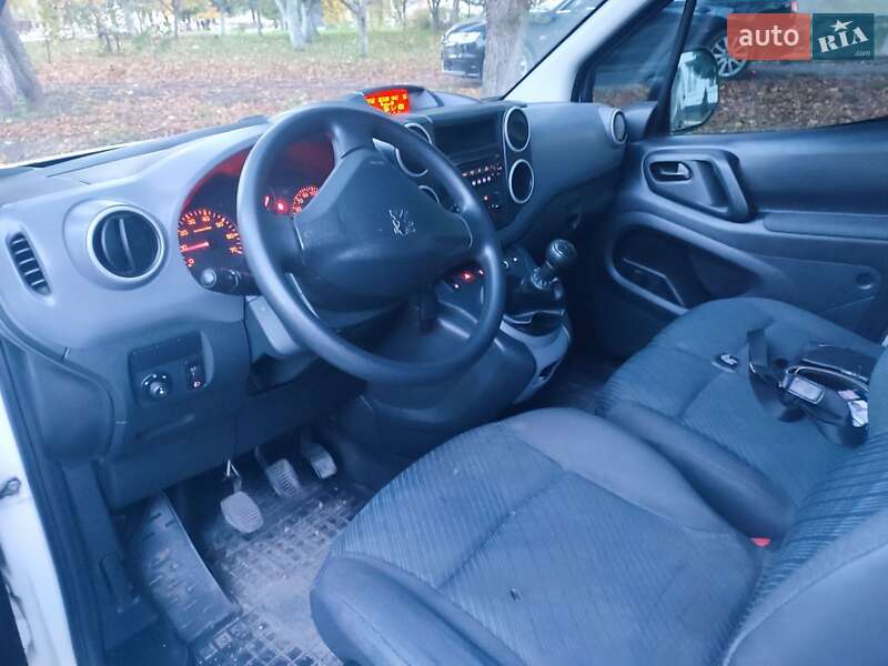 Мінівен Peugeot Partner 2010 в Теофіполі