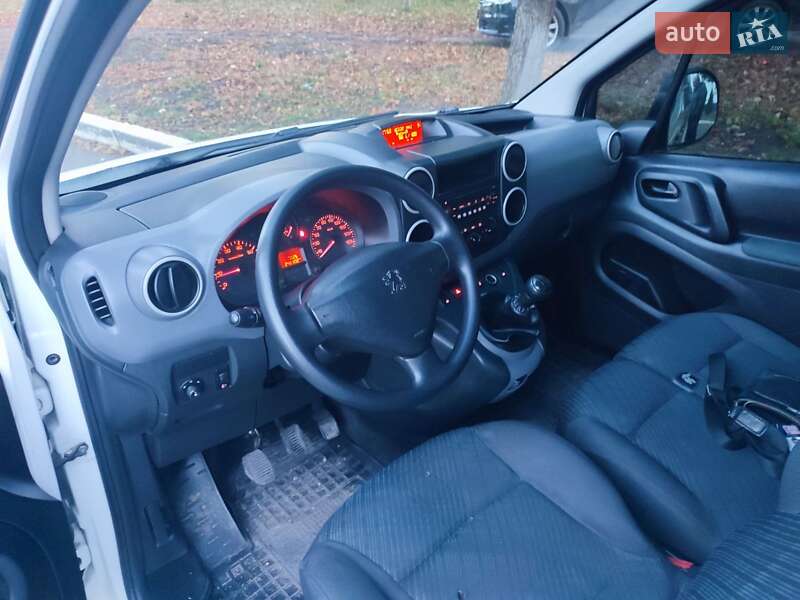 Мінівен Peugeot Partner 2010 в Теофіполі