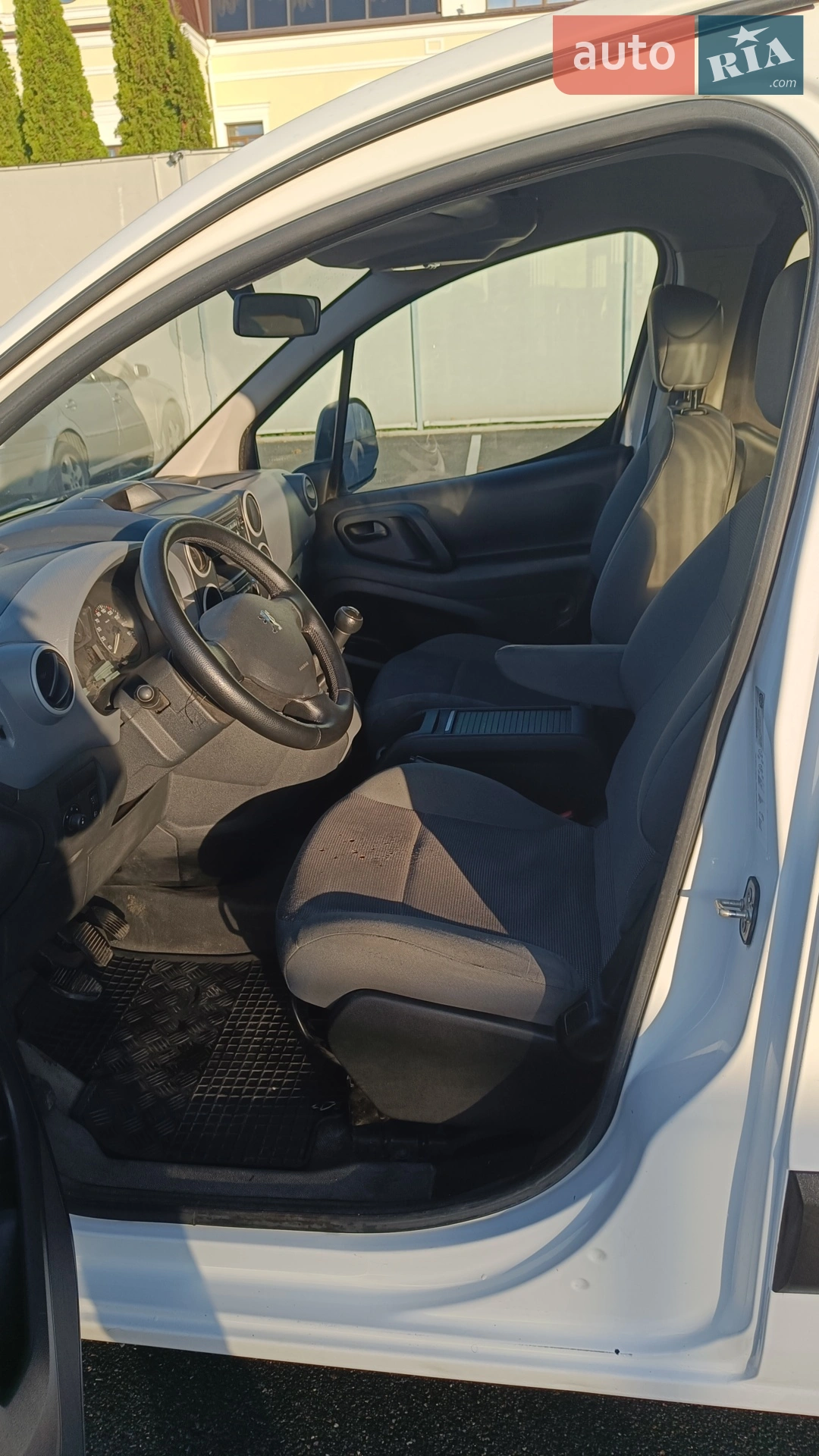 2011 Peugeot Partner - мініатюра 14