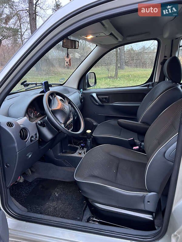 Мінівен Peugeot Partner 2007 в Києві