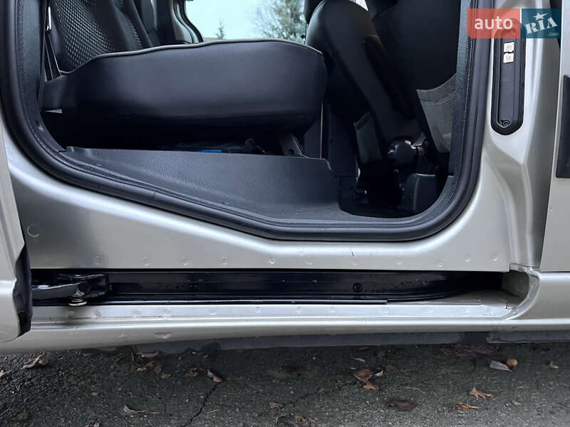 Мінівен Peugeot Partner 2007 в Києві