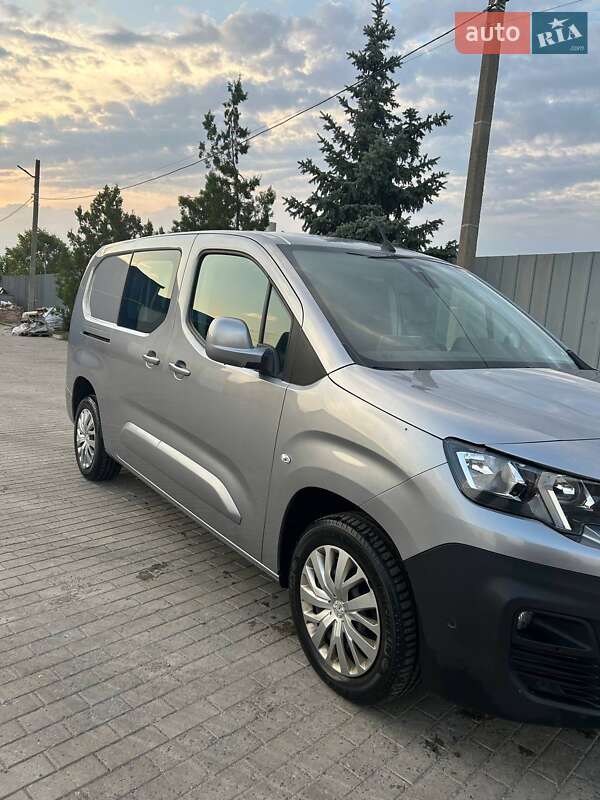 Вантажопасажирський фургон Peugeot Partner 2019 в Полтаві фото 10 Вантажопасажирський фургон Peugeot Partner 2019 в Полтаві