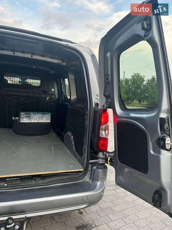 Вантажопасажирський фургон Peugeot Partner 2019 в Полтаві фото 13 Вантажопасажирський фургон Peugeot Partner 2019 в Полтаві