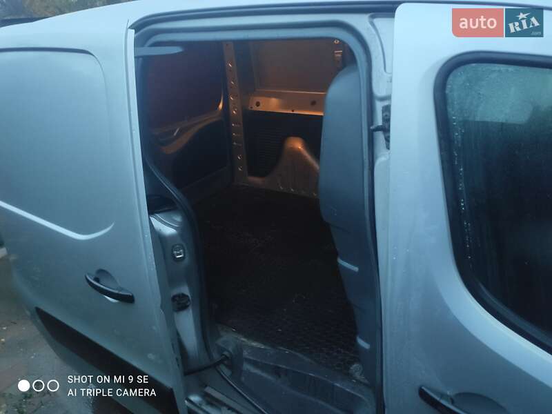 Грузовой фургон Peugeot Partner 2011 в Чернигове