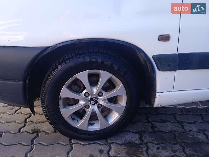 Минивэн Peugeot Partner 1998 в Бориславе