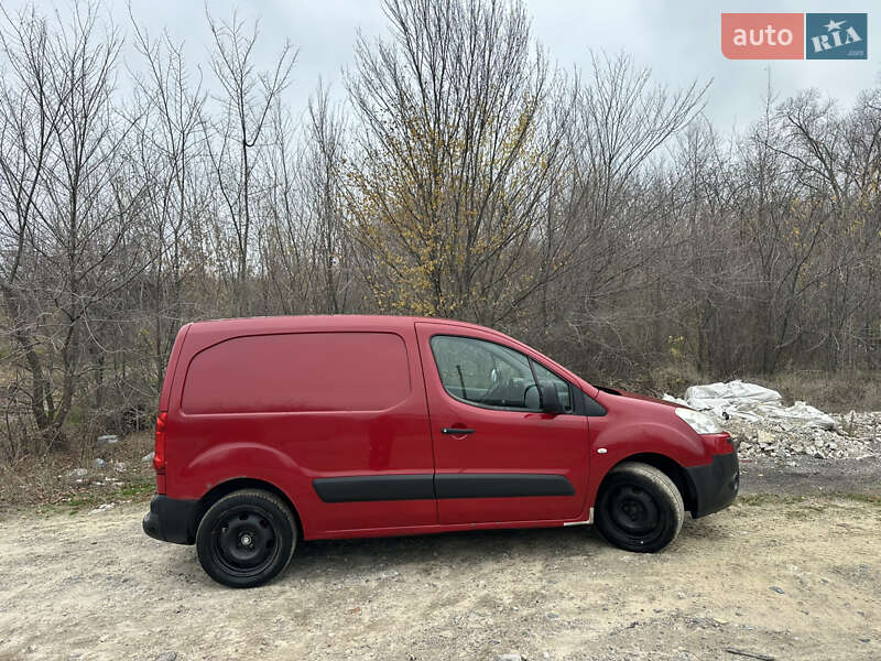 Грузовой фургон Peugeot Partner 2010 в Днепре