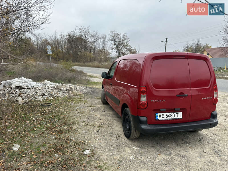 Грузовой фургон Peugeot Partner 2010 в Днепре