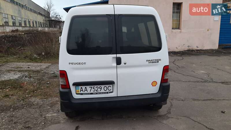 Мінівен Peugeot Partner 2007 в Києві
