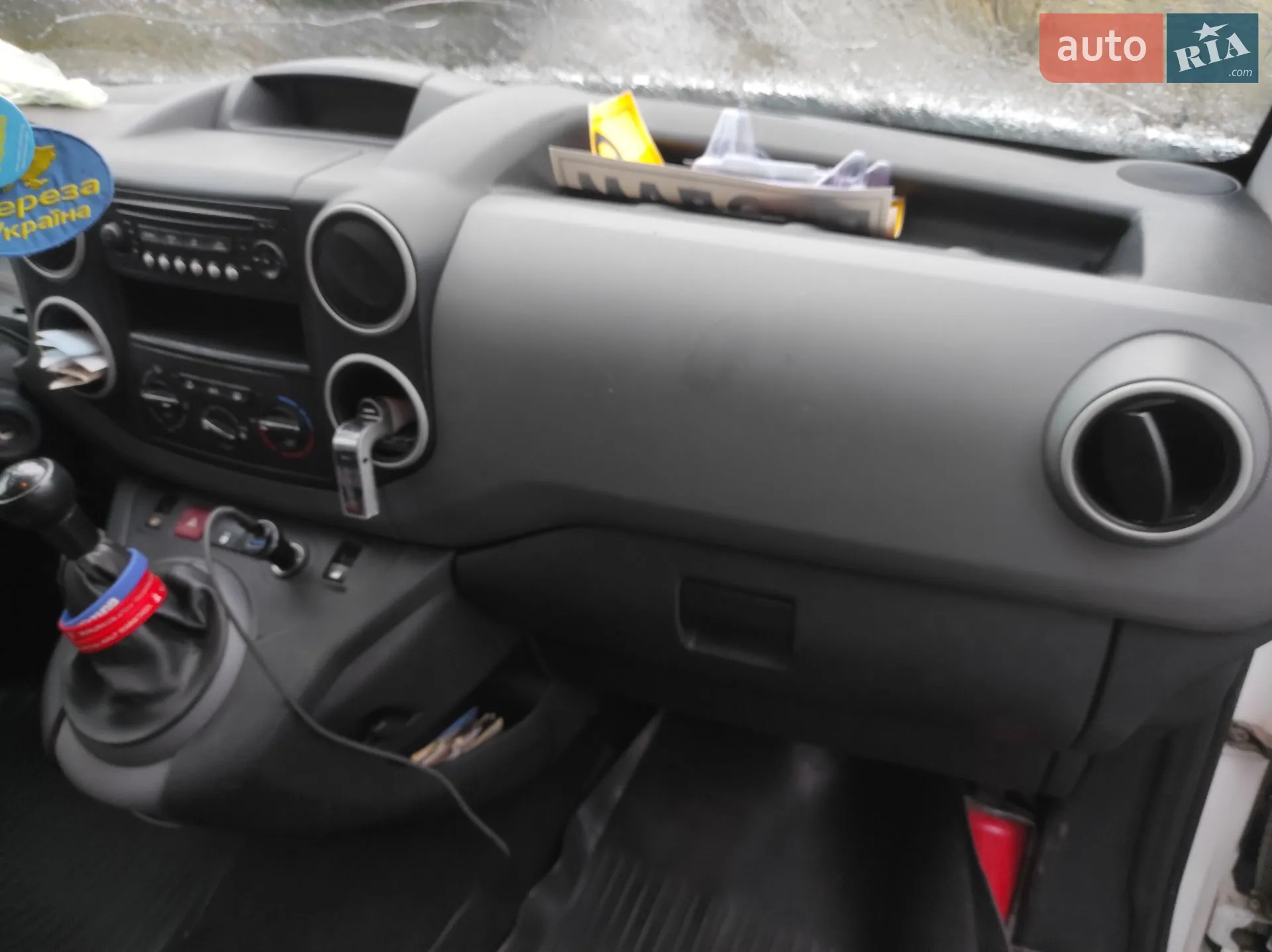 2011 Peugeot Partner - мініатюра 23