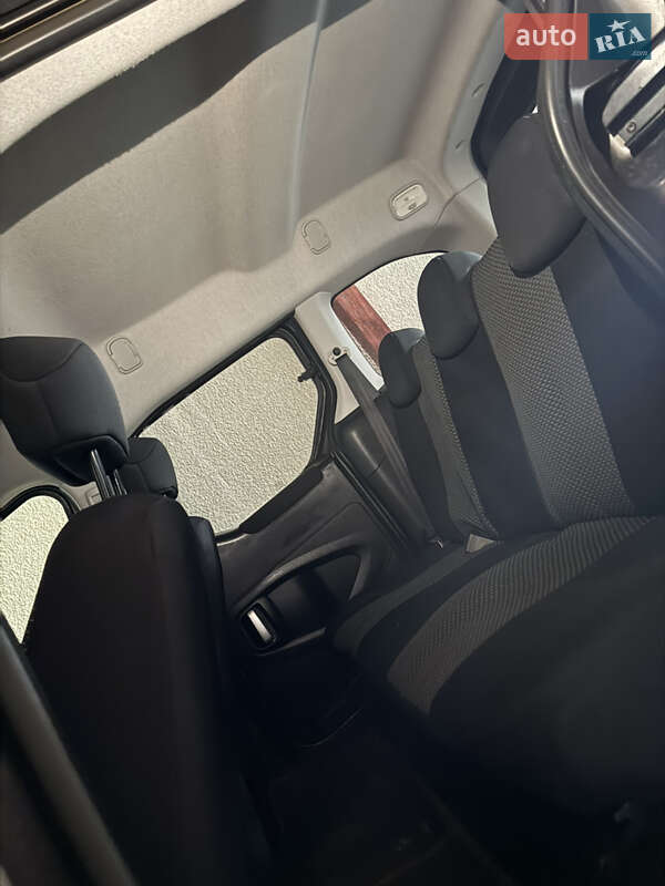 Мінівен Peugeot Partner 2016 в Івано-Франківську