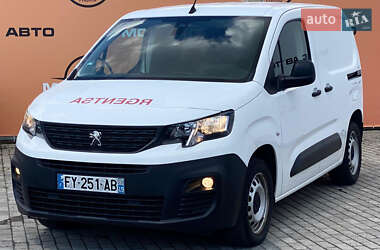 Вантажний фургон Peugeot Partner 2020 в Рівному