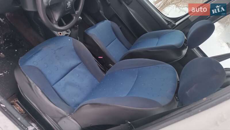 Минивэн Peugeot Partner 2004 в Сарнах