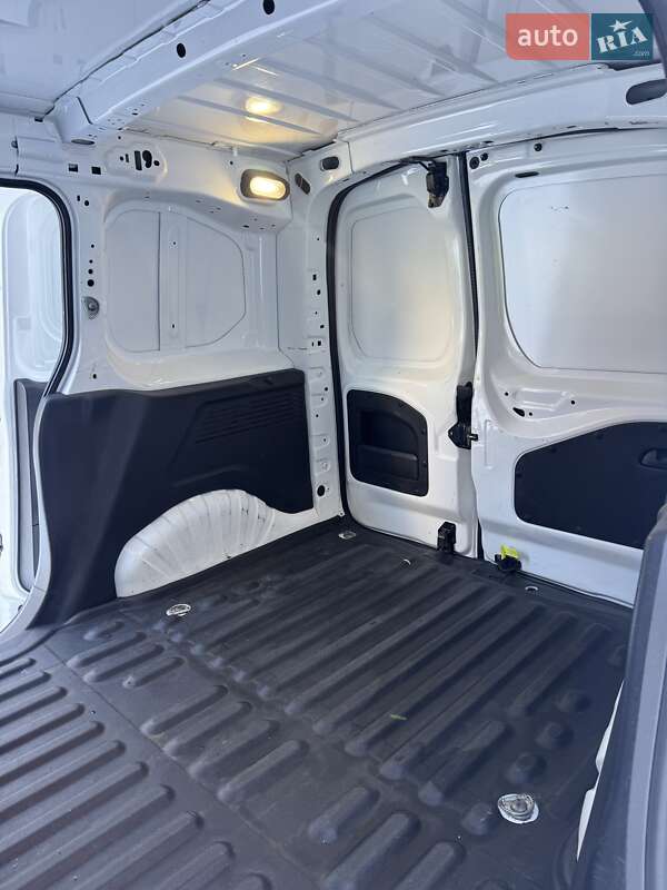 Вантажний фургон Peugeot Partner 2019 в Рівному