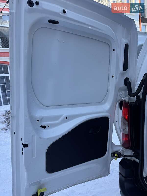 Вантажний фургон Peugeot Partner 2019 в Рівному