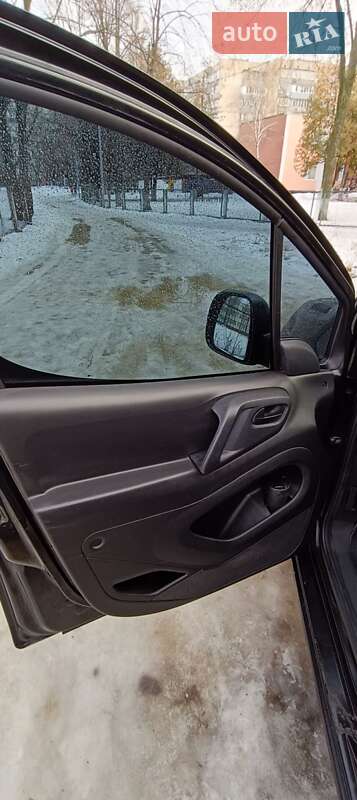 Минивэн Peugeot Partner 2012 в Киеве