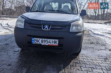 Вантажопасажирський фургон Peugeot Partner 2004 в Рівному