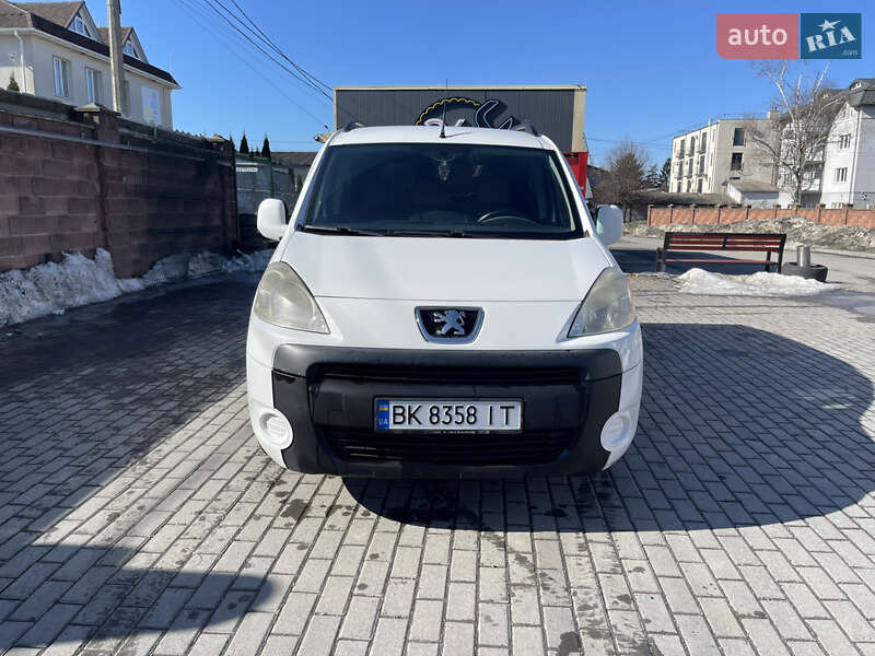 Мінівен Peugeot Partner 2010 в Рівному