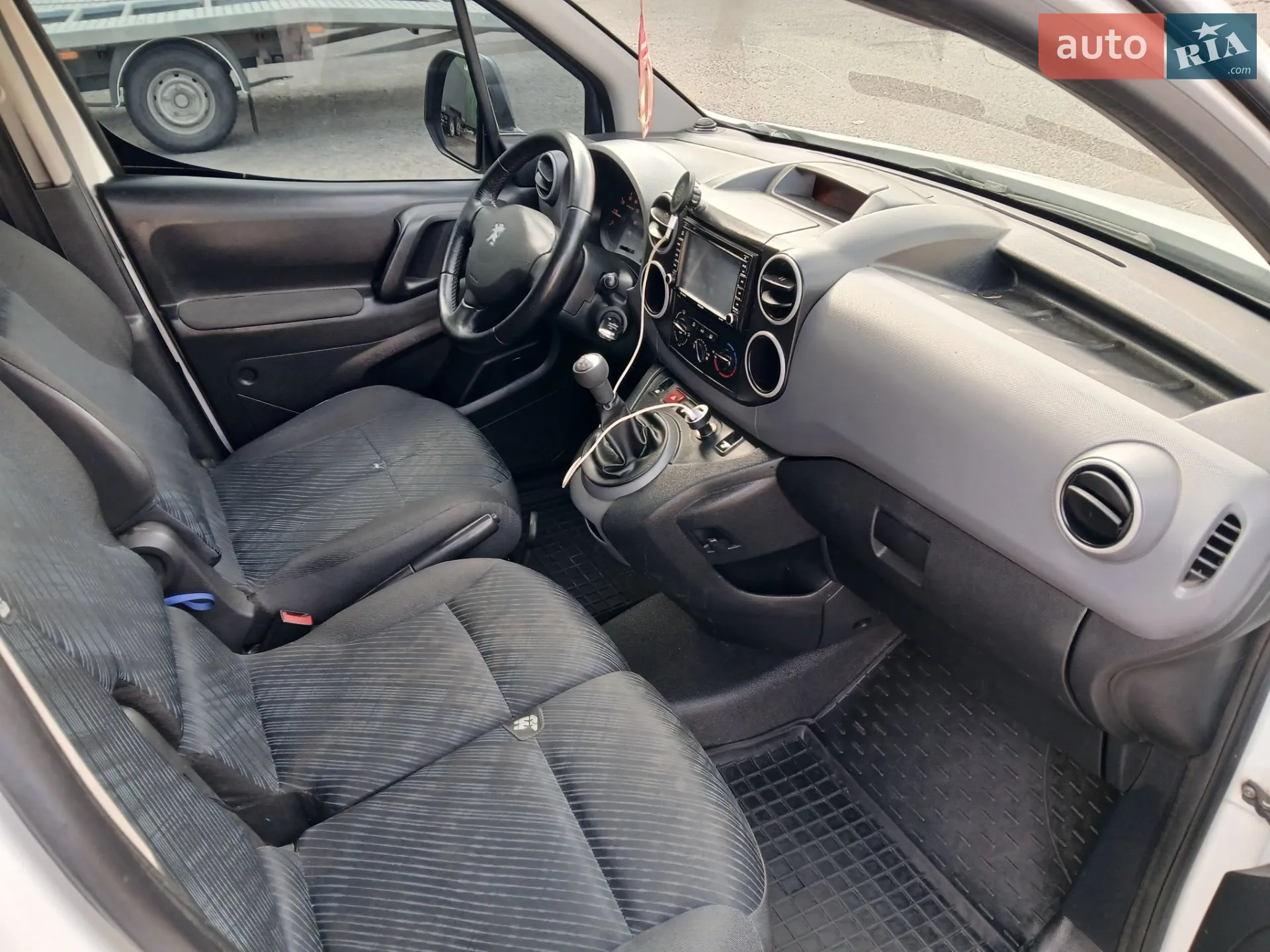 2010 Peugeot Partner - мініатюра 10
