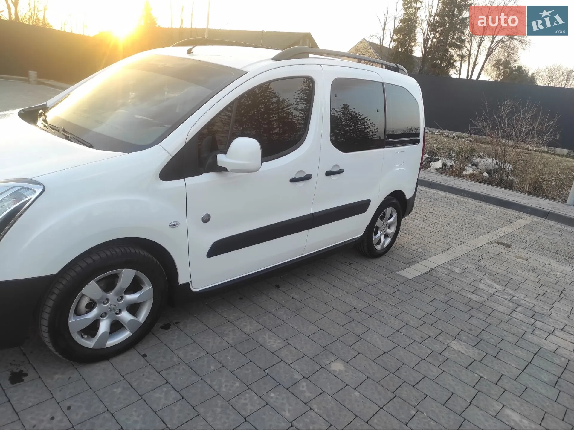 2015 Peugeot Partner - мініатюра 31