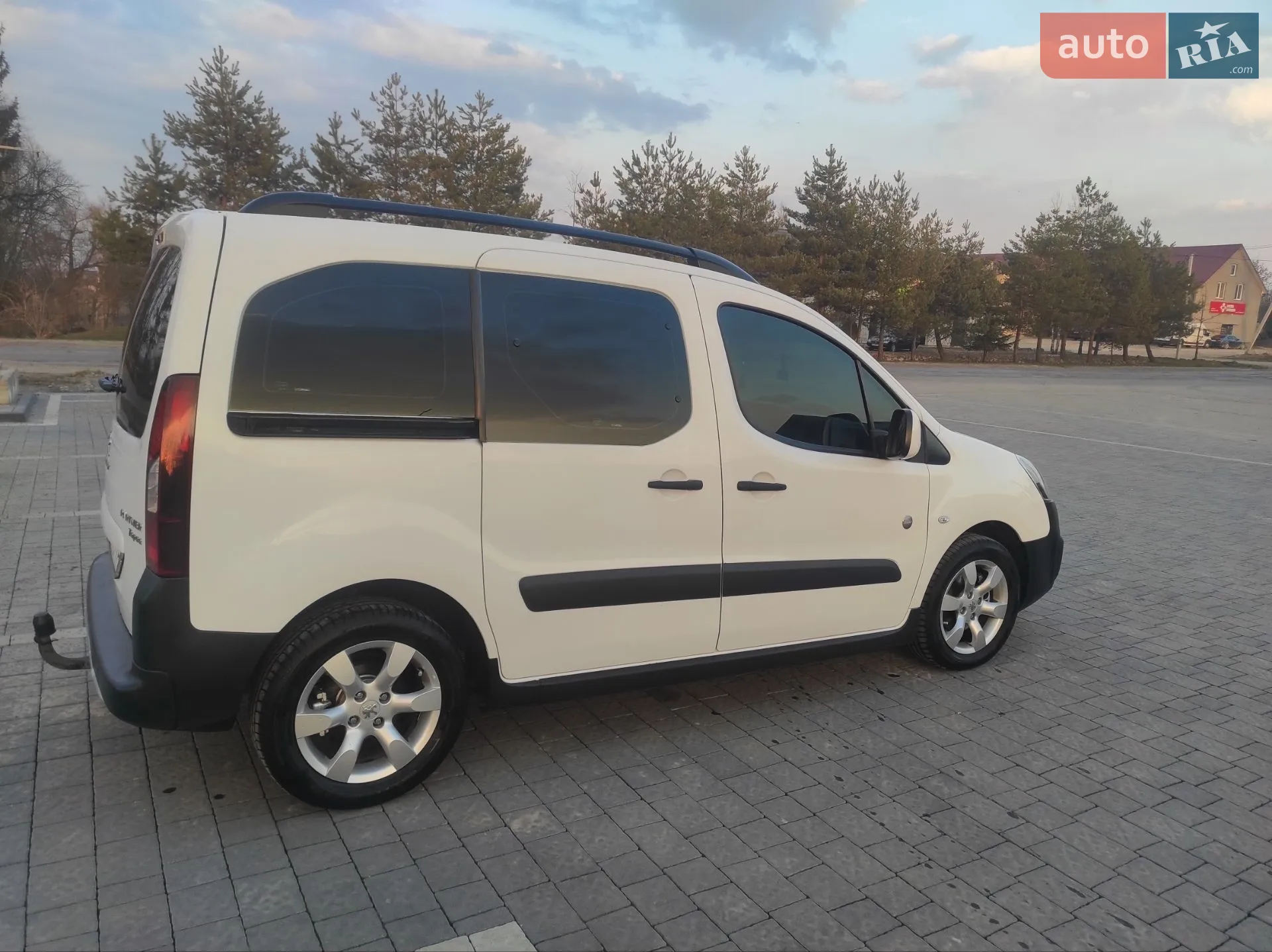 2015 Peugeot Partner - мініатюра 41