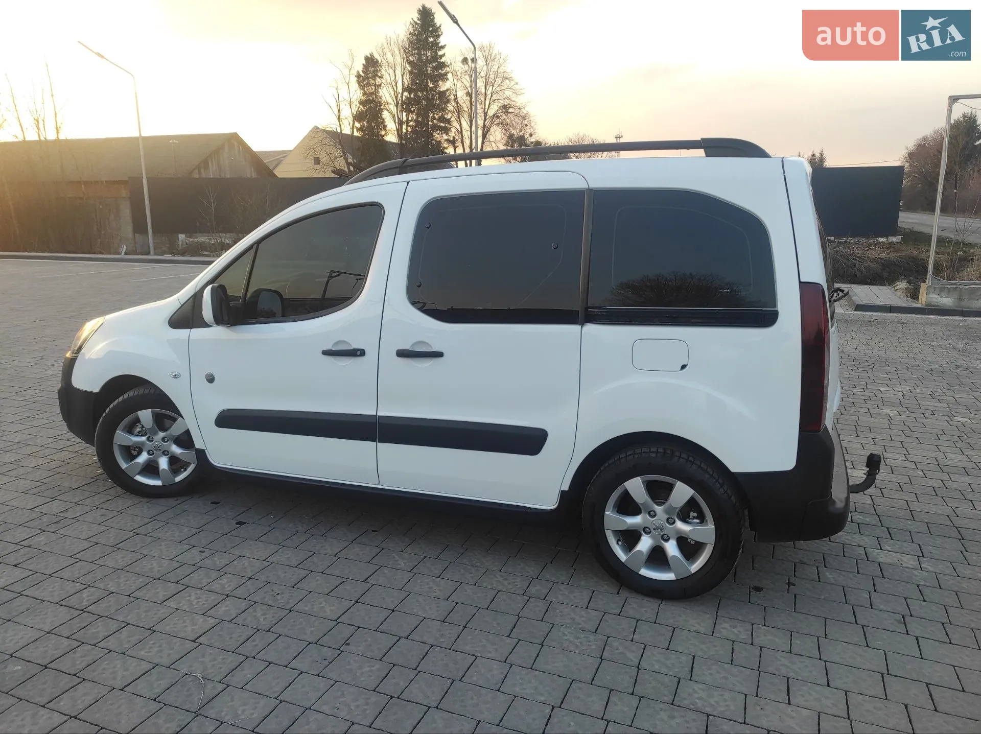 2015 Peugeot Partner - мініатюра 15