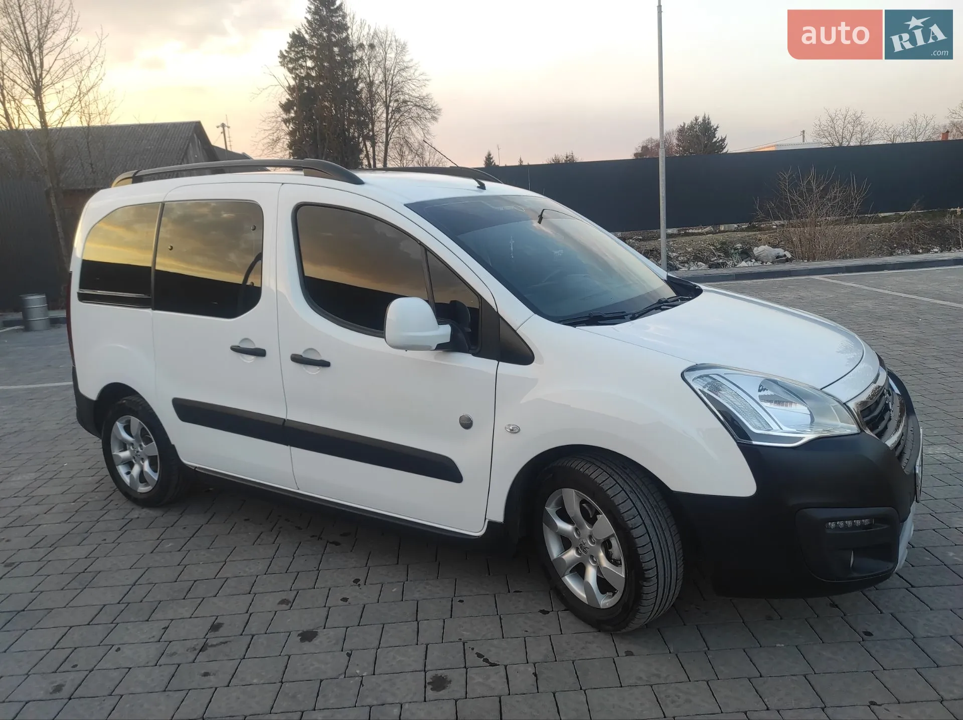 2015 Peugeot Partner - мініатюра 20