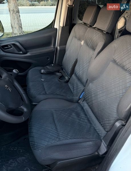 Вантажний фургон Peugeot Partner 2008 в Чернівцях