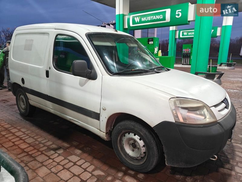 Вантажний фургон Peugeot Partner 2007 в Стрию