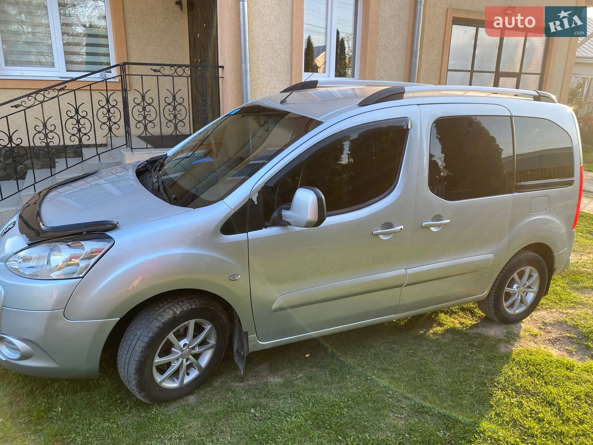 2011 Peugeot Partner - мініатюра 3