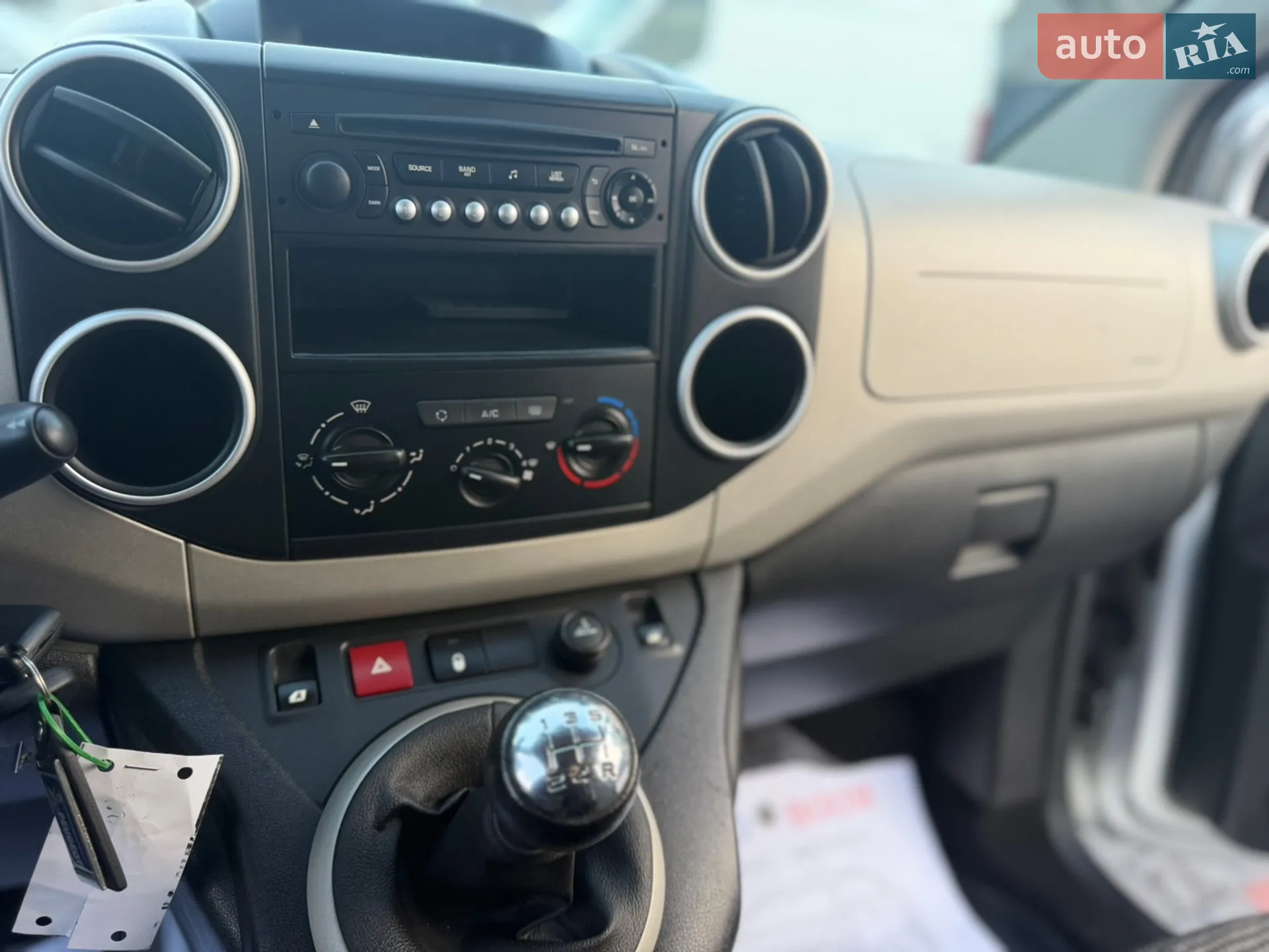 2015 Peugeot Partner - мініатюра 34