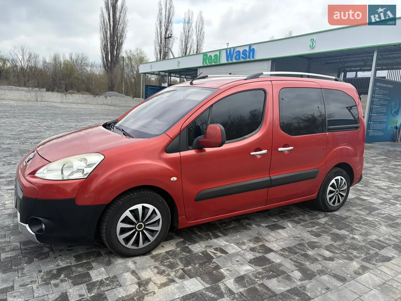 2010 Peugeot Partner - мініатюра 18