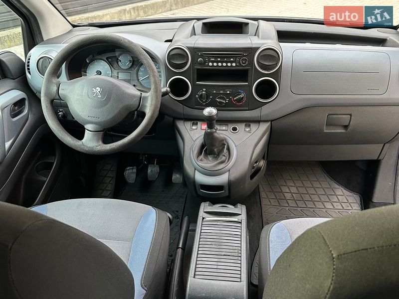 Мінівен Peugeot Partner 2014 в Кельменцях