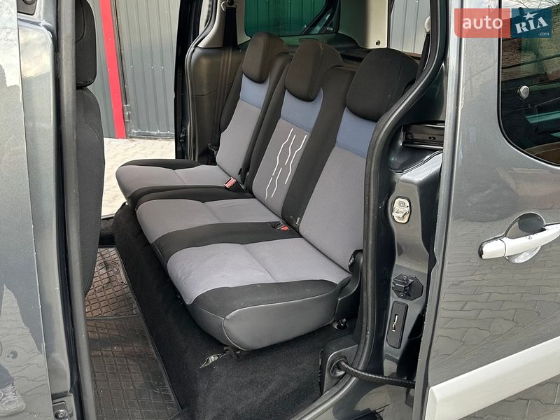 Мінівен Peugeot Partner 2014 в Кельменцях