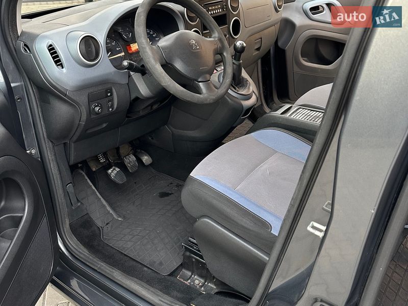 Мінівен Peugeot Partner 2014 в Кельменцях