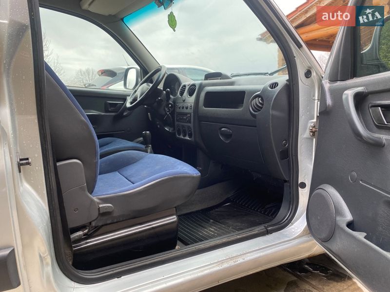 Мінівен Peugeot Partner 2005 в Звягелі