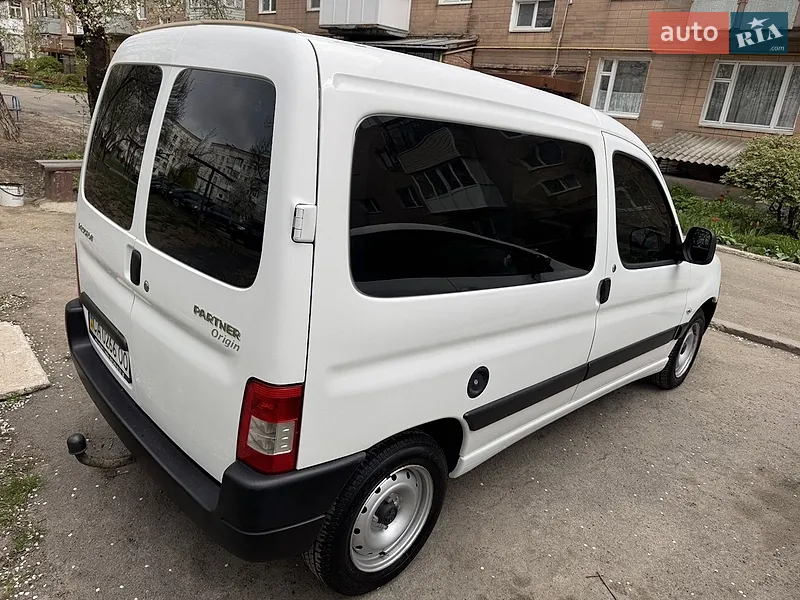 Peugeot Partner 2011 VIN VF3GBKFWCAX519030 фото оголошення 3 з 36