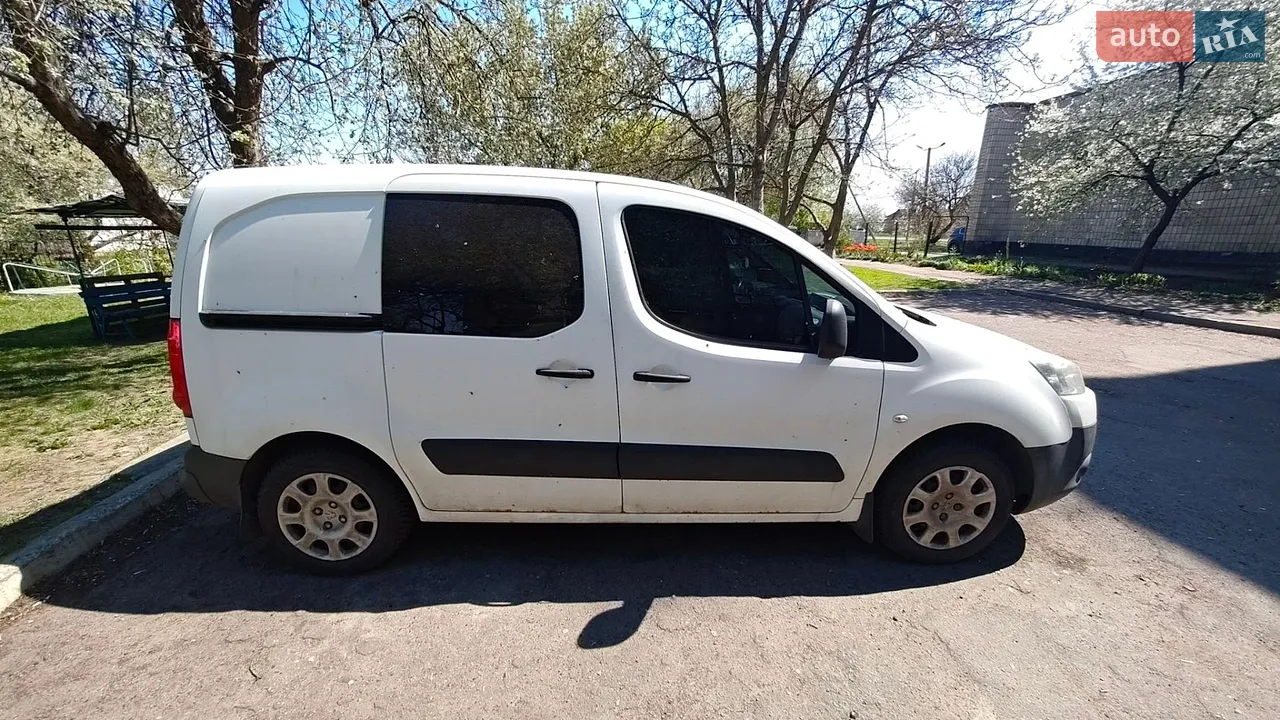 2011 Peugeot Partner - мініатюра 16
