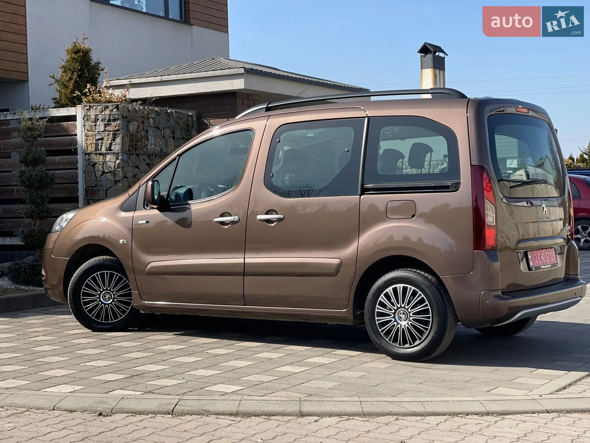 2015 Peugeot Partner - мініатюра 50