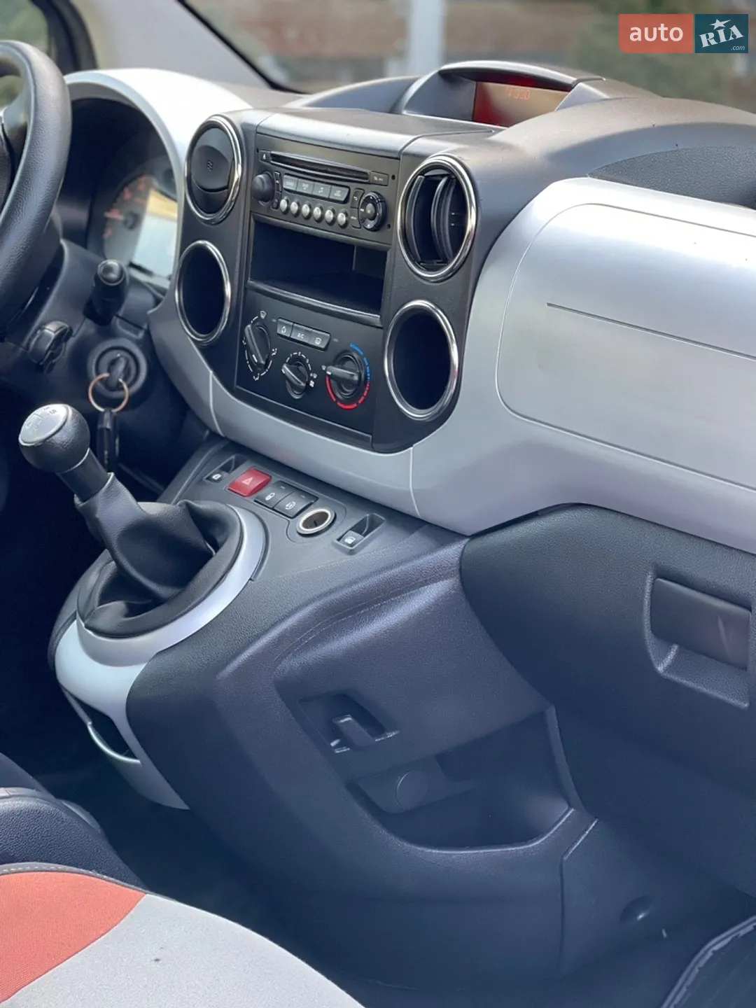 2015 Peugeot Partner - мініатюра 80