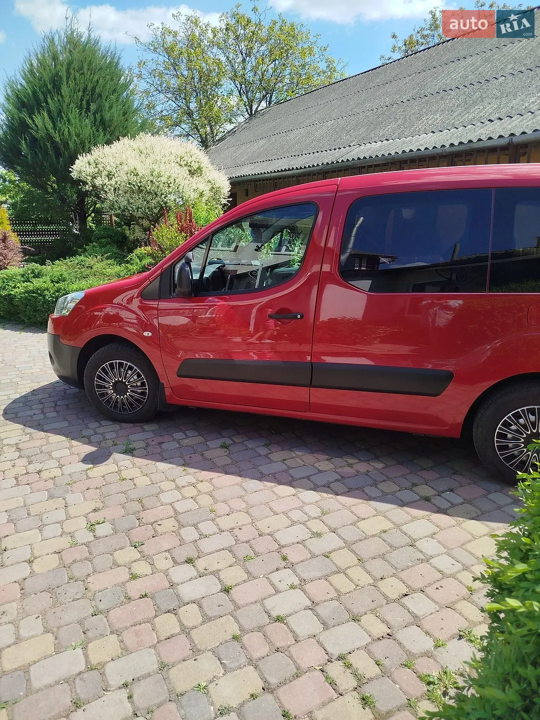 2010 Peugeot Partner - мініатюра 2