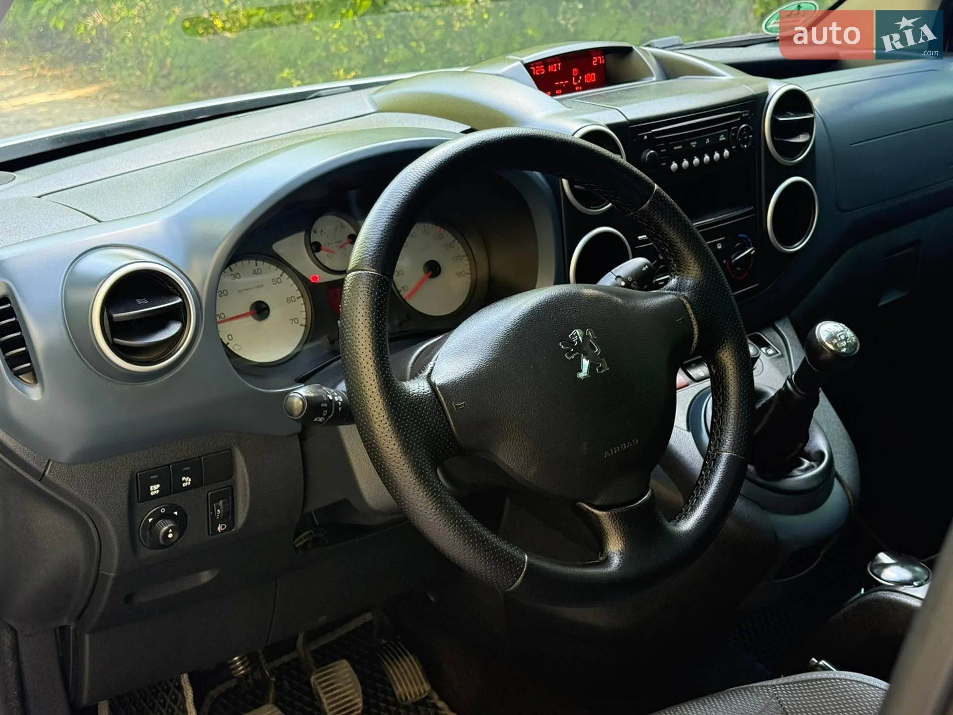 2011 Peugeot Partner - мініатюра 26