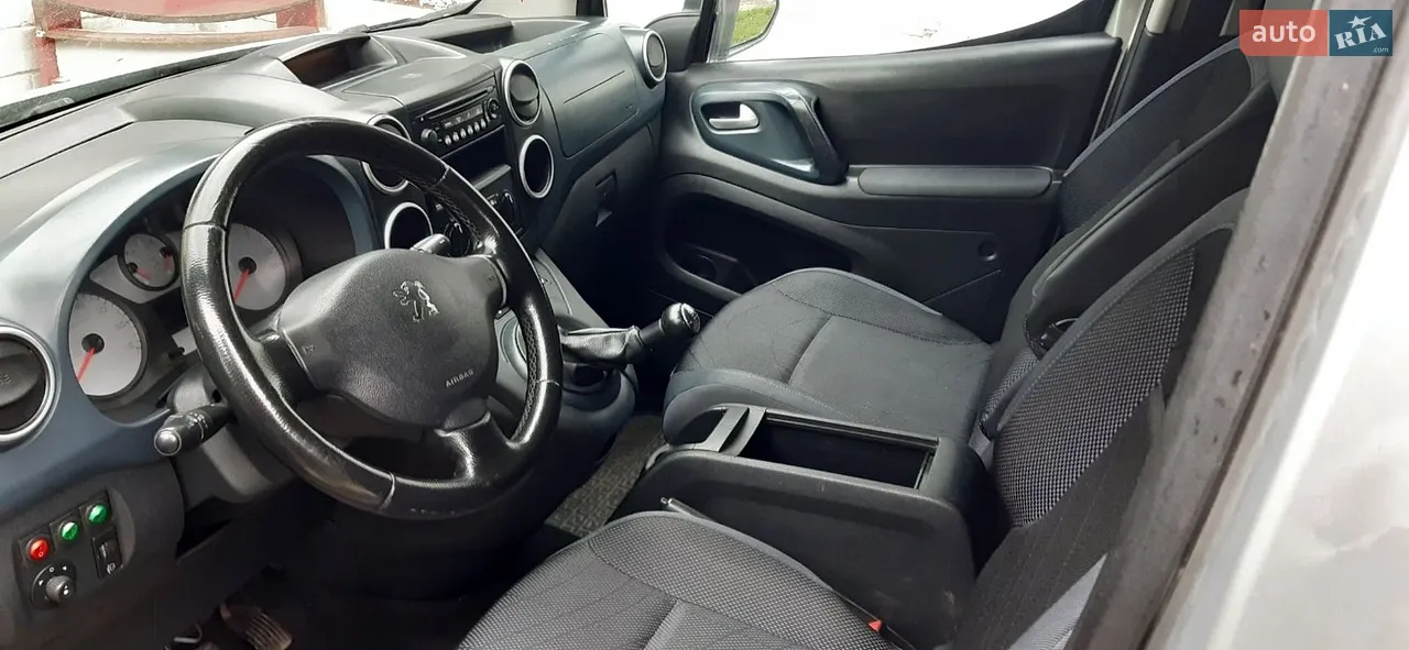 2011 Peugeot Partner - мініатюра 18