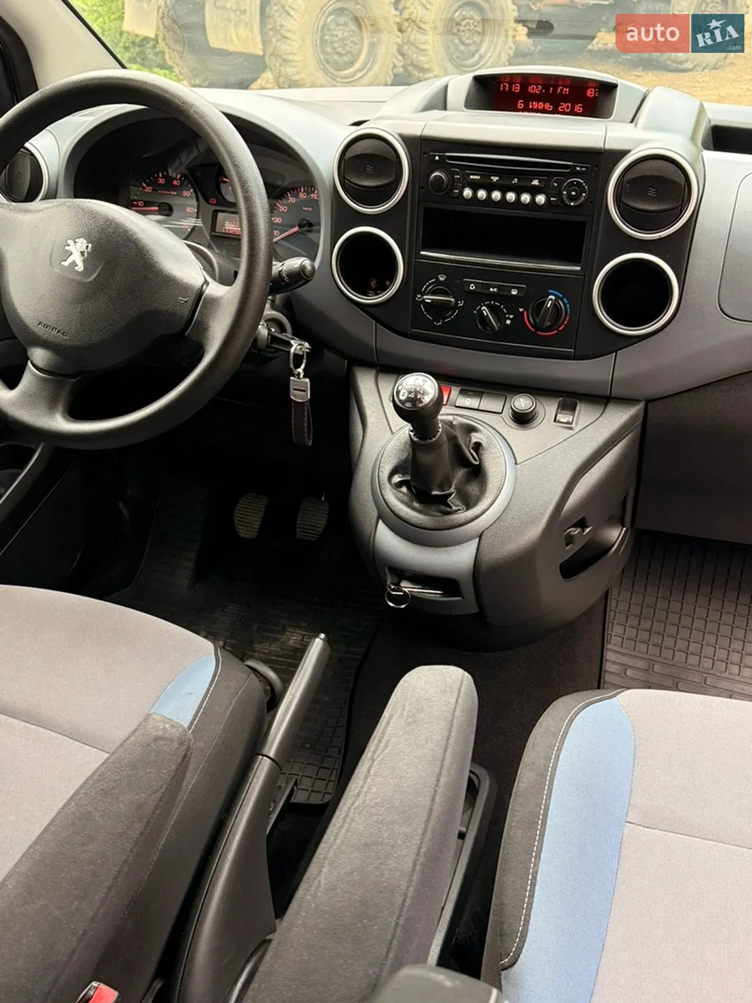 2013 Peugeot Partner - мініатюра 15