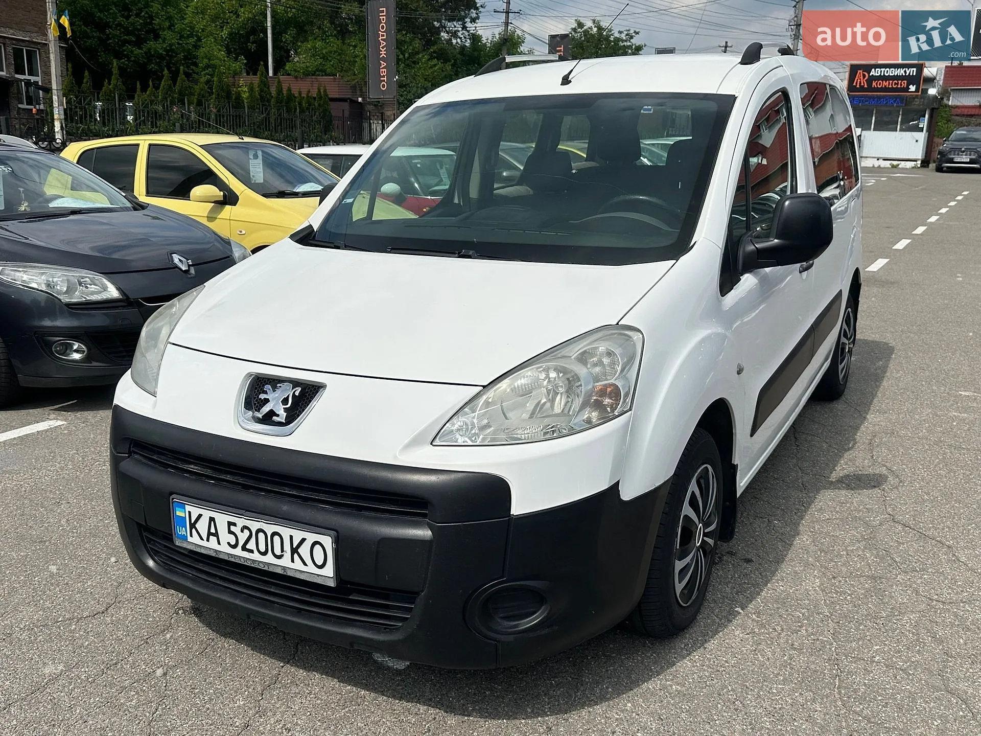 2011 Peugeot Partner - мініатюра 2