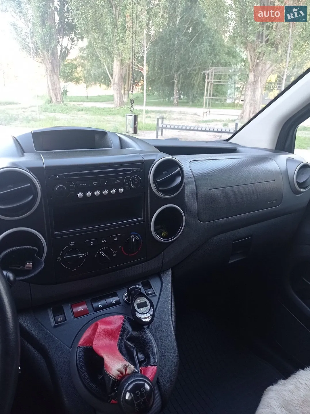 2011 Peugeot Partner - мініатюра 15